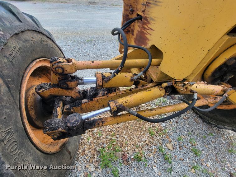 image for item IF9954 1993 Champion 720A  motor grader