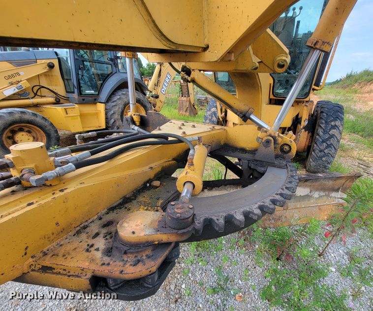 image for item IF9954 1993 Champion 720A  motor grader