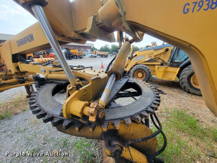 image for item IF9954 1993 Champion 720A  motor grader