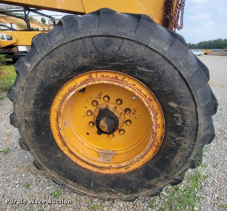 image for item IF9954 1993 Champion 720A  motor grader