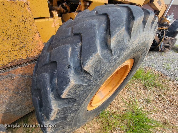 image for item IF9954 1993 Champion 720A  motor grader