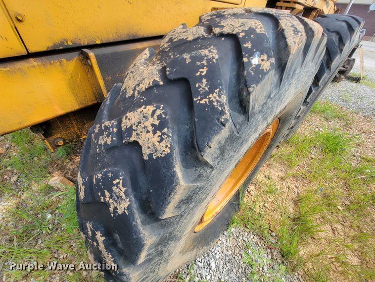 image for item IF9954 1993 Champion 720A  motor grader