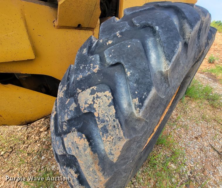 image for item IF9954 1993 Champion 720A  motor grader