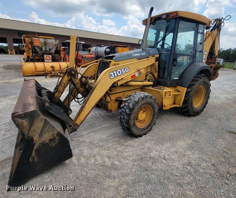 image for item IF9955 2002 John Deere 310SG  backhoe