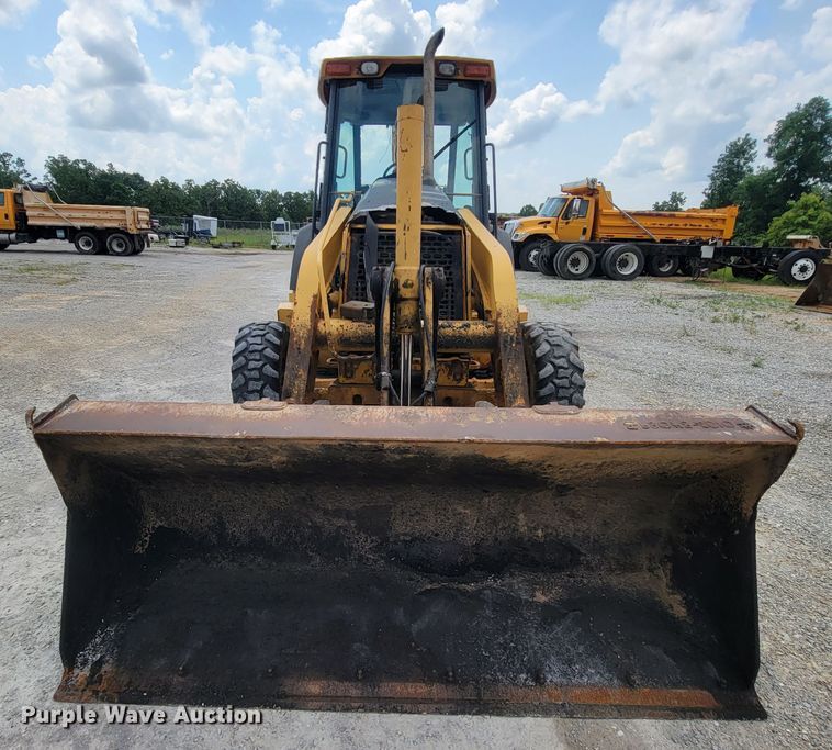 image for item IF9955 2002 John Deere 310SG  backhoe