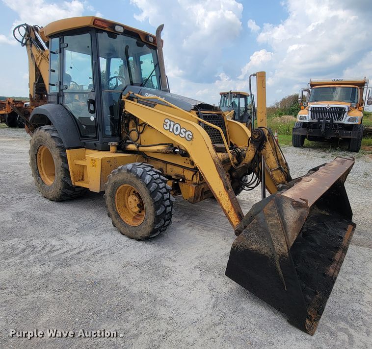 image for item IF9955 2002 John Deere 310SG  backhoe