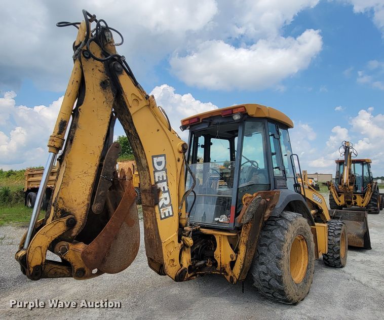 image for item IF9955 2002 John Deere 310SG  backhoe