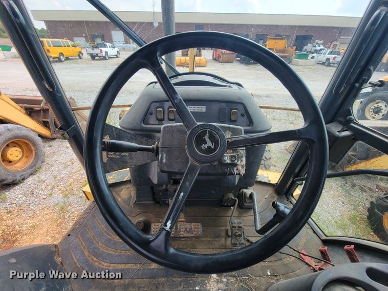 image for item IF9955 2002 John Deere 310SG  backhoe