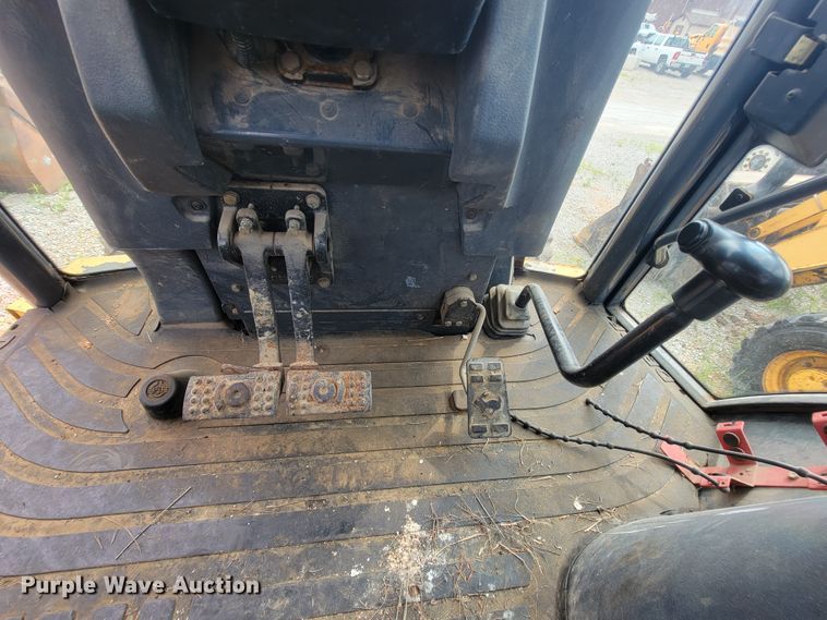 image for item IF9955 2002 John Deere 310SG  backhoe