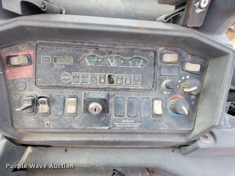 image for item IF9955 2002 John Deere 310SG  backhoe