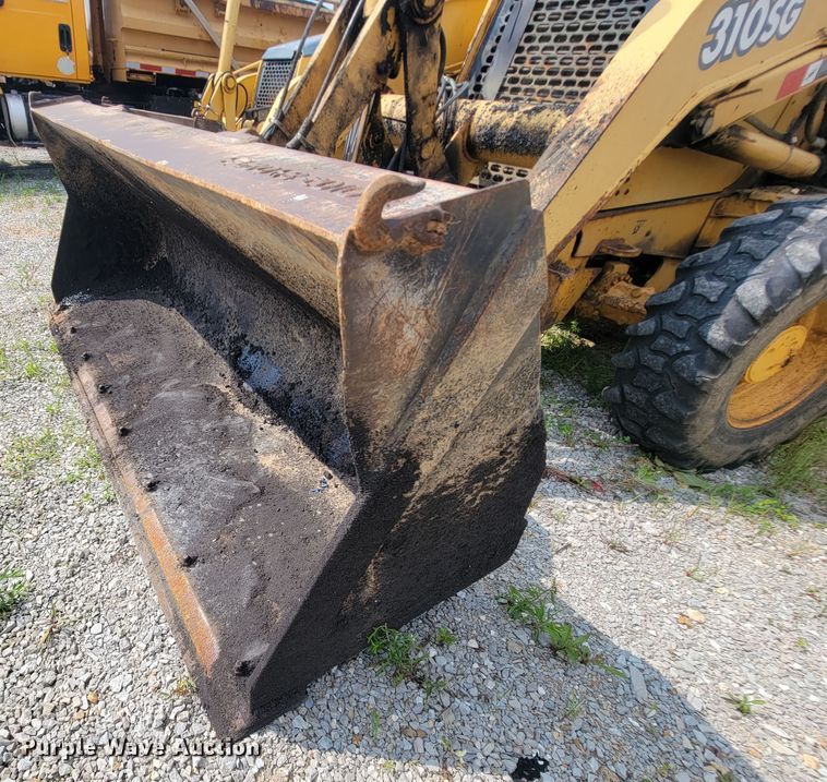 image for item IF9955 2002 John Deere 310SG  backhoe