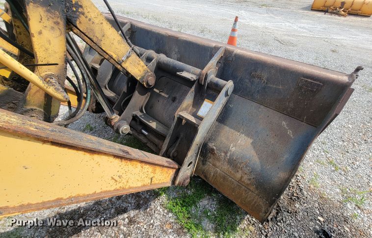 image for item IF9955 2002 John Deere 310SG  backhoe