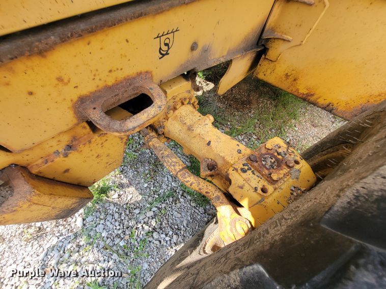 image for item IF9955 2002 John Deere 310SG  backhoe