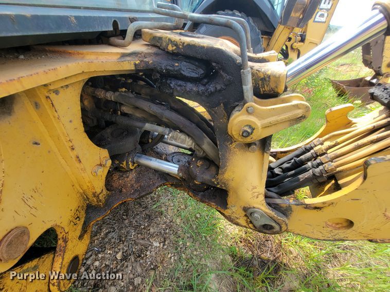image for item IF9955 2002 John Deere 310SG  backhoe