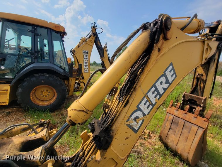 image for item IF9955 2002 John Deere 310SG  backhoe