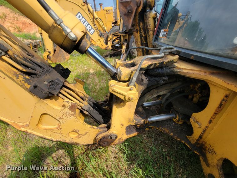 image for item IF9955 2002 John Deere 310SG  backhoe