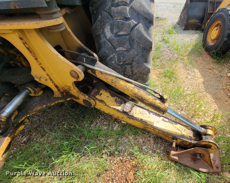 image for item IF9955 2002 John Deere 310SG  backhoe