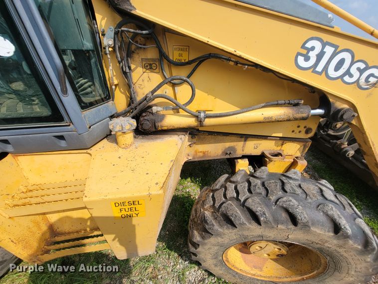 image for item IF9955 2002 John Deere 310SG  backhoe