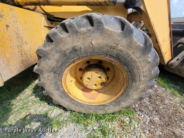 image for item IF9955 2002 John Deere 310SG  backhoe