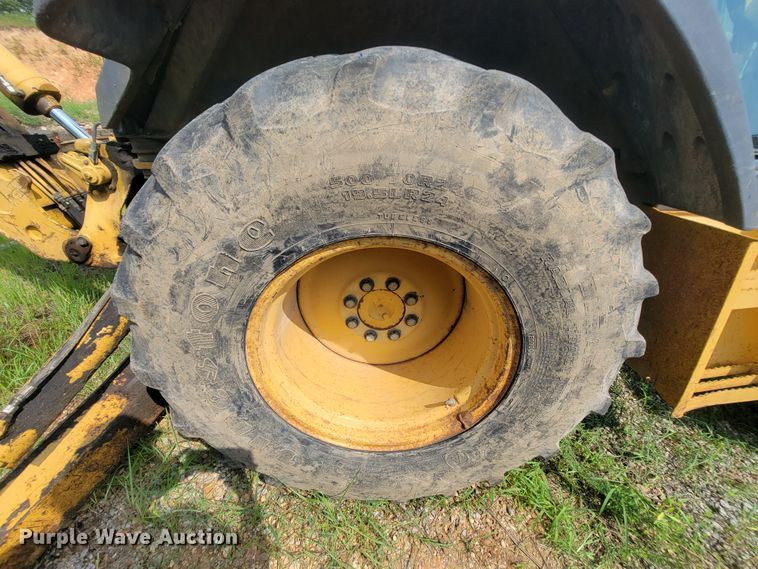 image for item IF9955 2002 John Deere 310SG  backhoe