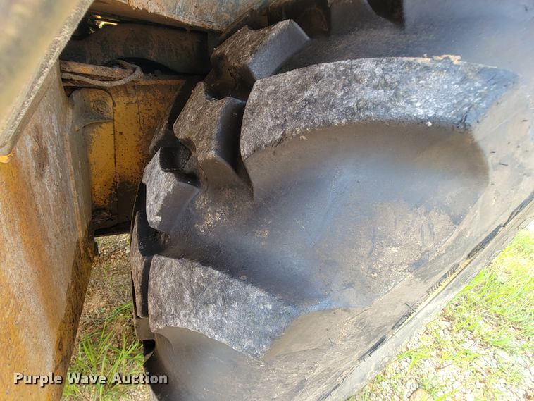 image for item IF9955 2002 John Deere 310SG  backhoe