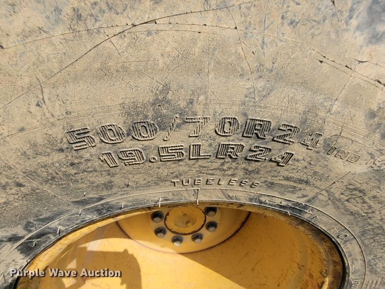 image for item IF9955 2002 John Deere 310SG  backhoe