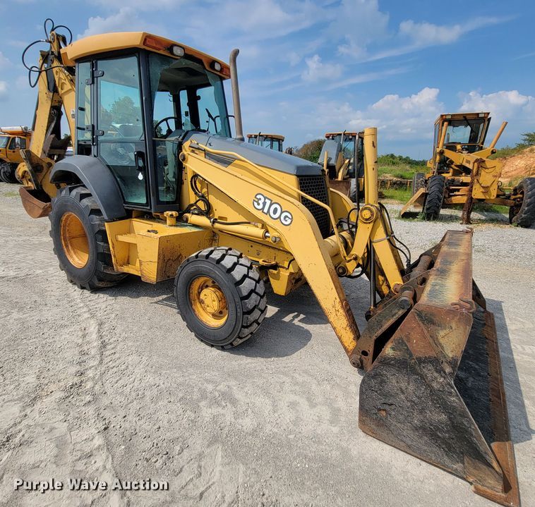 image for item IF9956 2004 John Deere 310SG  backhoe