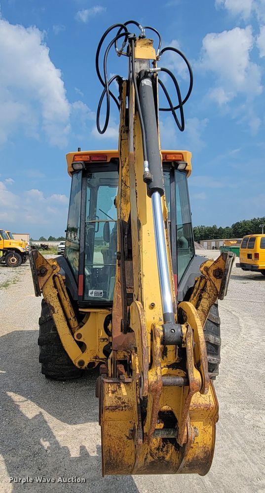 image for item IF9956 2004 John Deere 310SG  backhoe