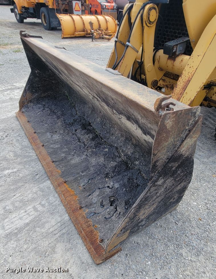 image for item IF9956 2004 John Deere 310SG  backhoe