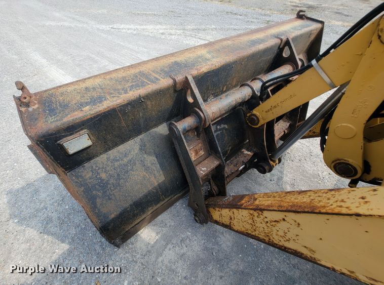 image for item IF9956 2004 John Deere 310SG  backhoe