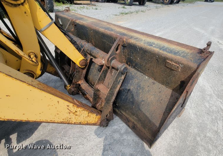 image for item IF9956 2004 John Deere 310SG  backhoe