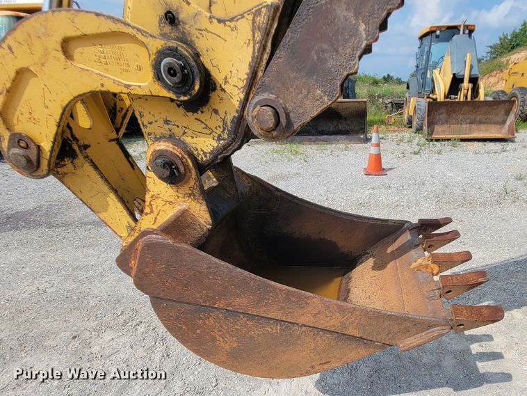 image for item IF9956 2004 John Deere 310SG  backhoe