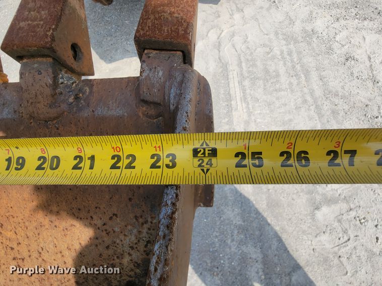 image for item IF9956 2004 John Deere 310SG  backhoe