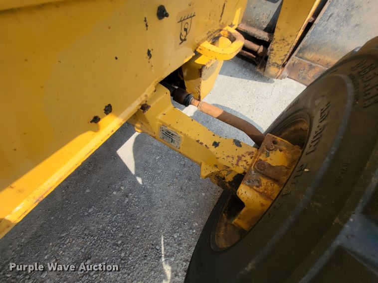 image for item IF9956 2004 John Deere 310SG  backhoe