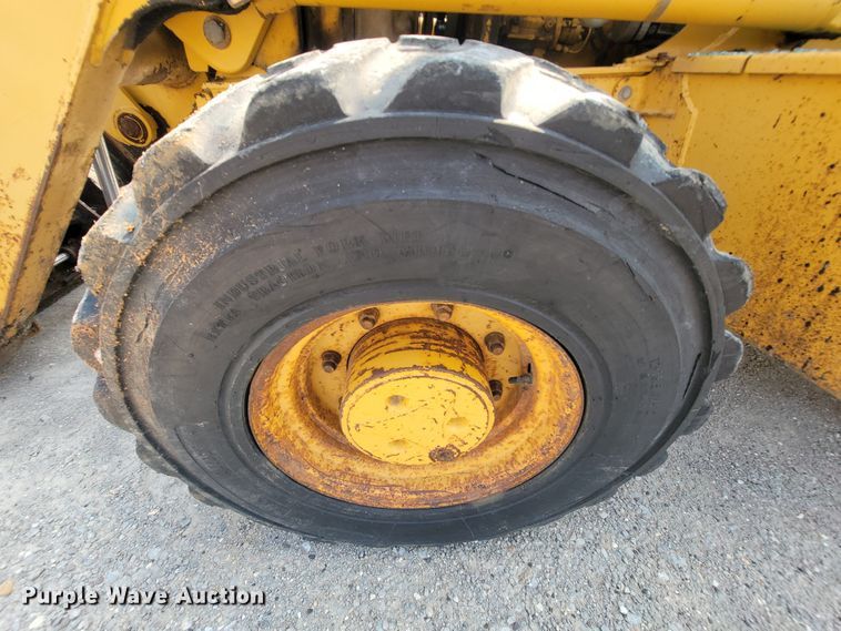 image for item IF9956 2004 John Deere 310SG  backhoe