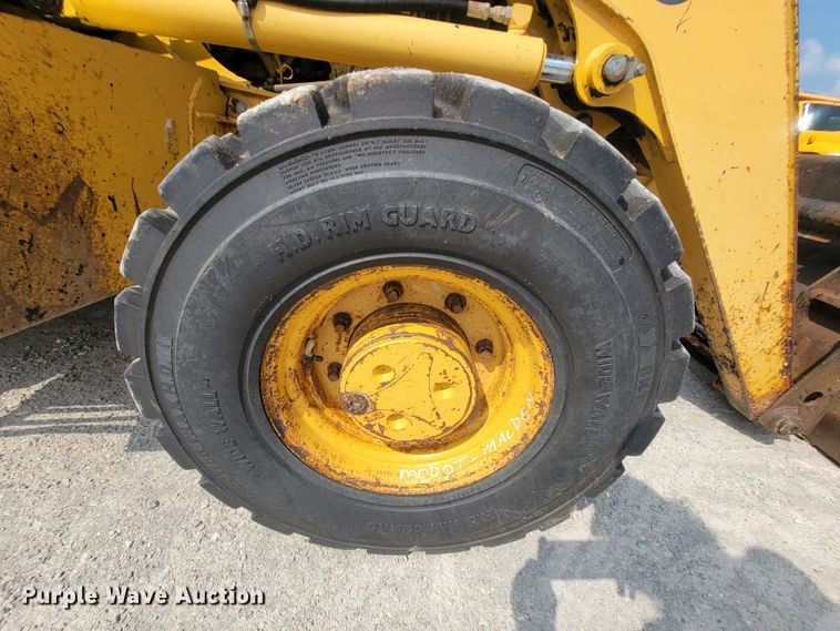 image for item IF9956 2004 John Deere 310SG  backhoe