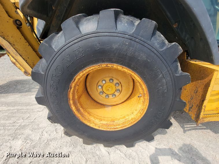 image for item IF9956 2004 John Deere 310SG  backhoe