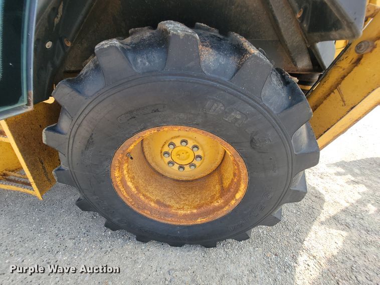 image for item IF9956 2004 John Deere 310SG  backhoe