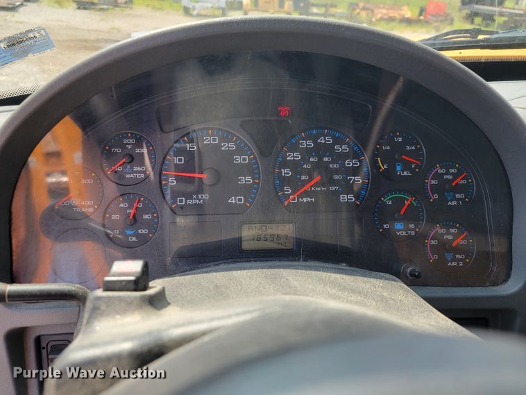 image for item IF9957 2006 International 7400  dump truck