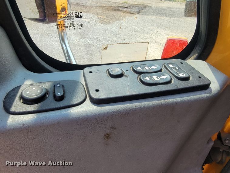 image for item IF9957 2006 International 7400  dump truck