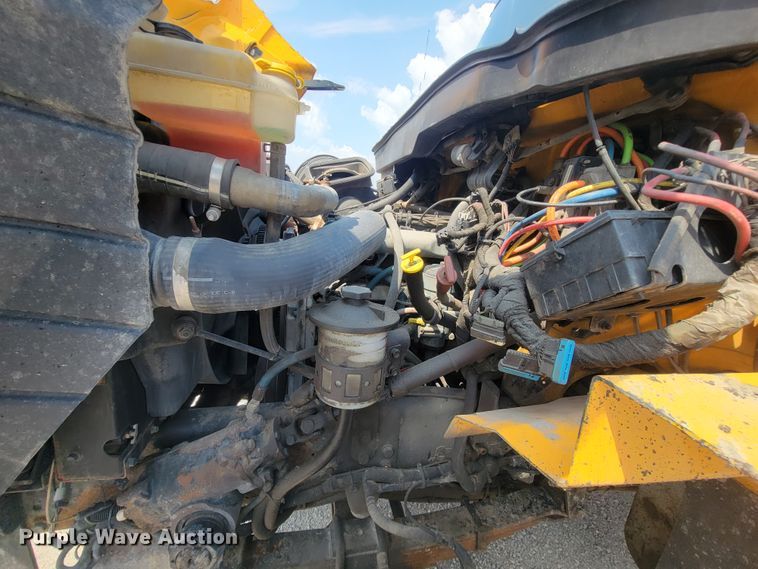 image for item IF9957 2006 International 7400  dump truck