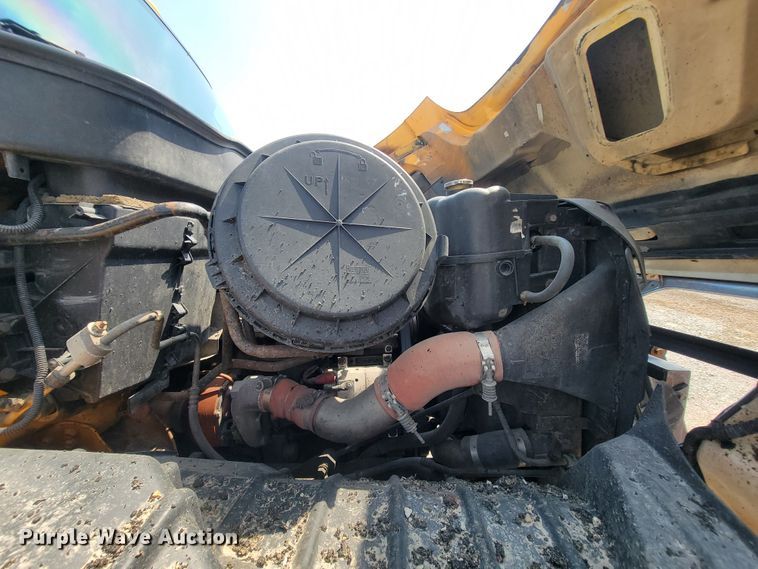 image for item IF9957 2006 International 7400  dump truck