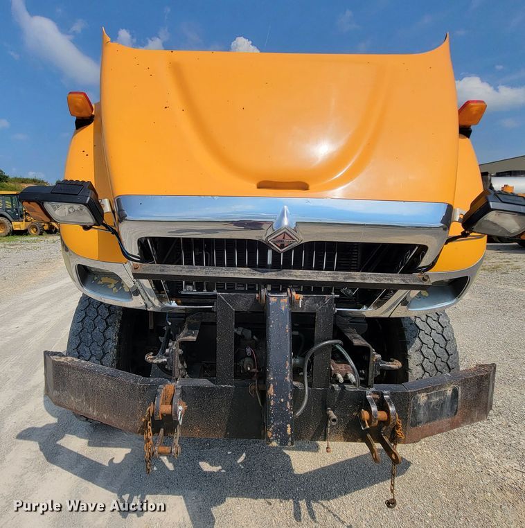 image for item IF9957 2006 International 7400  dump truck