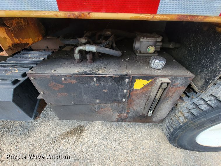 image for item IF9957 2006 International 7400  dump truck