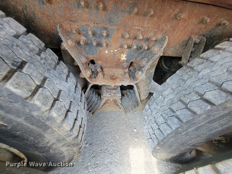 image for item IF9957 2006 International 7400  dump truck