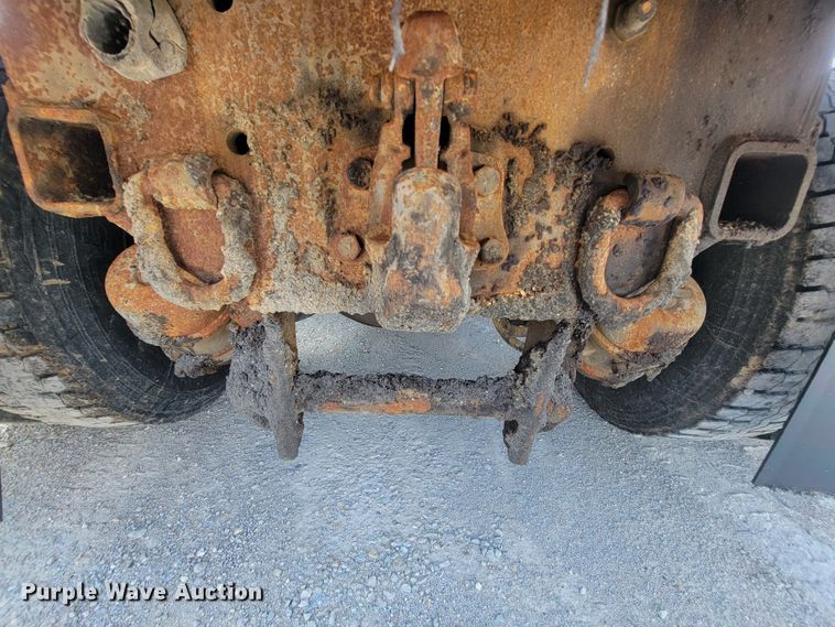 image for item IF9957 2006 International 7400  dump truck