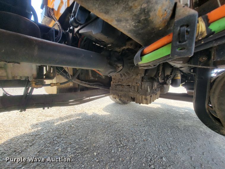 image for item IF9957 2006 International 7400  dump truck