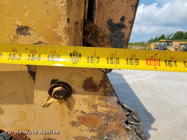 image for item IF9957 2006 International 7400  dump truck