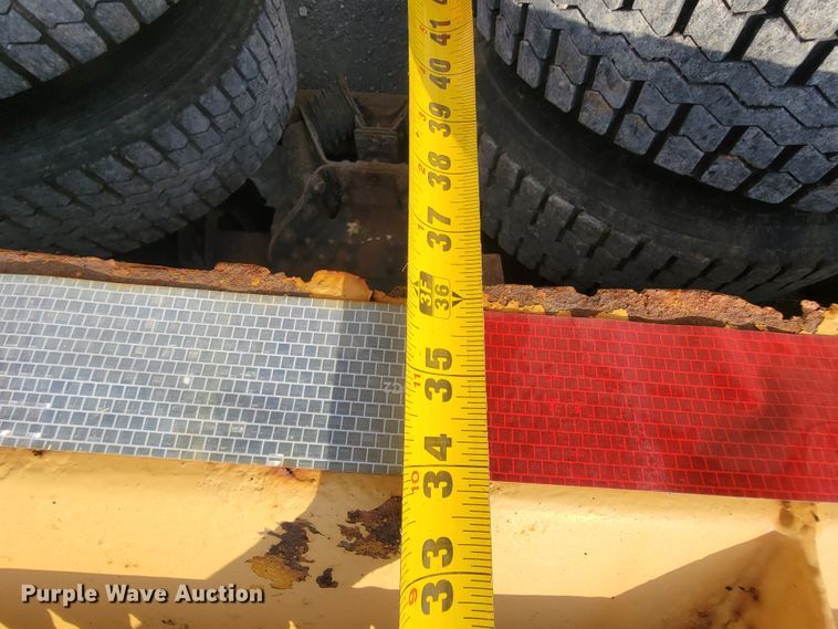 image for item IF9957 2006 International 7400  dump truck