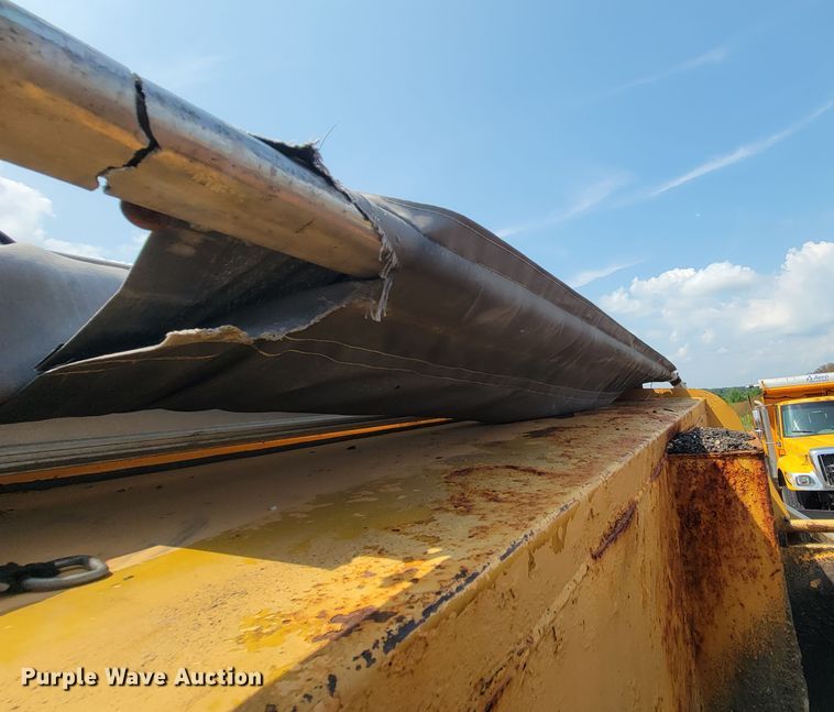 image for item IF9957 2006 International 7400  dump truck